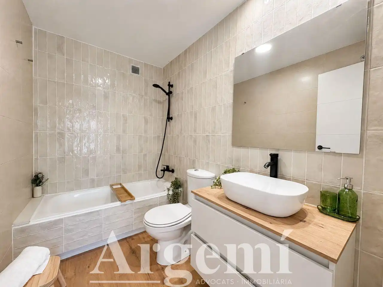 Baño de Piso en venta en Terrassa con Calefacción, Parquet y Balcón