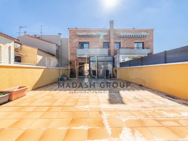 Casa pareada con balcón en venta en Rambla Rambla Marinada