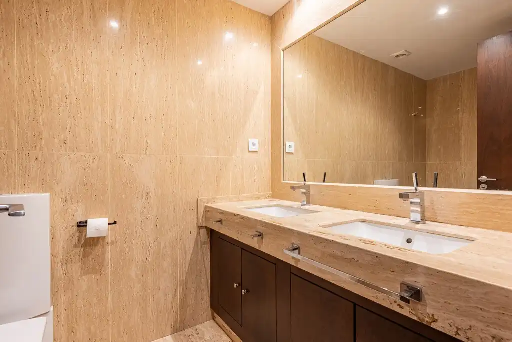 Bany de Apartament en venda en Marbella amb Aire condicionat, Calefacció i Terrassa