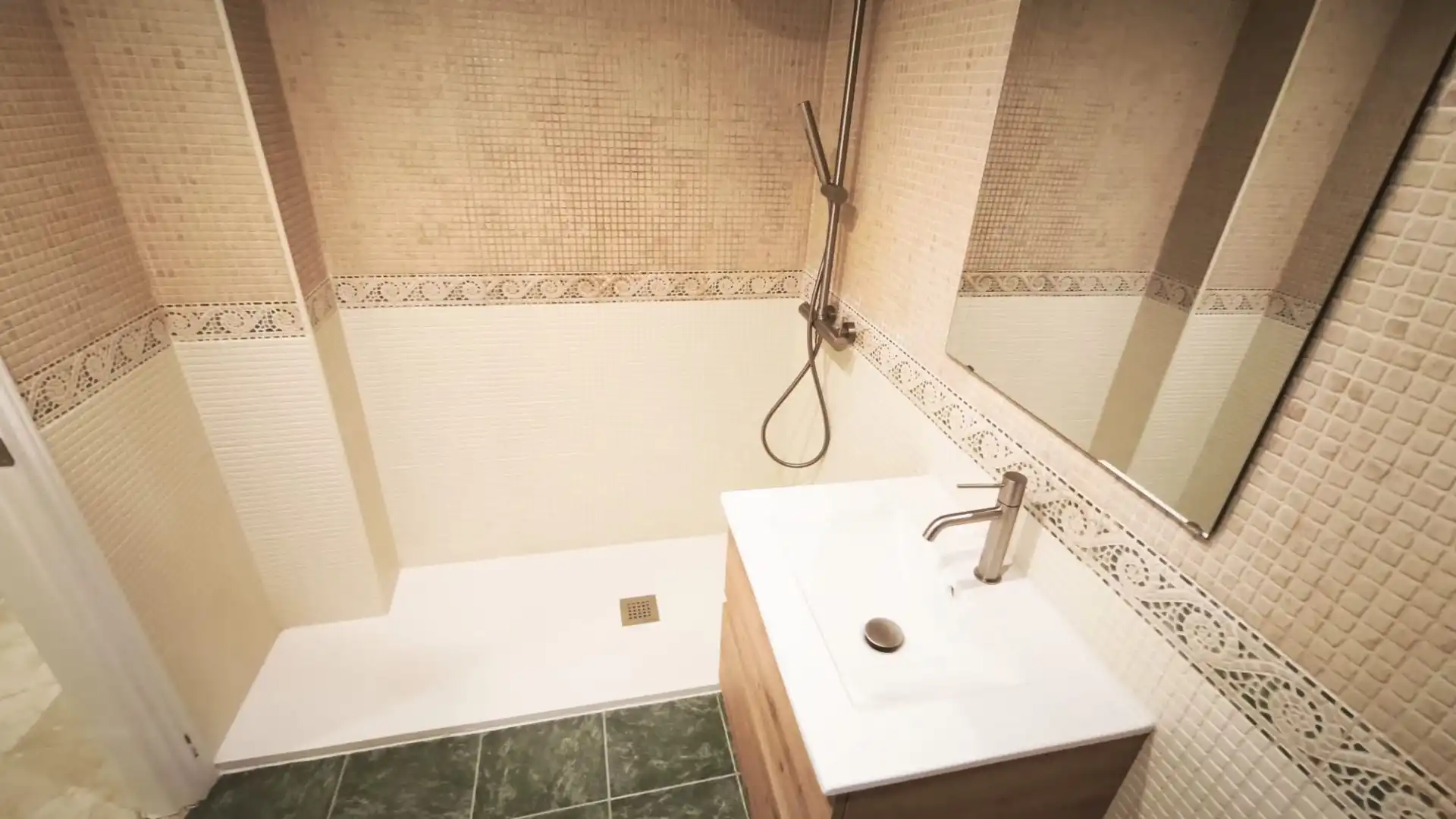 Bathroom of Flat for sale in Málaga