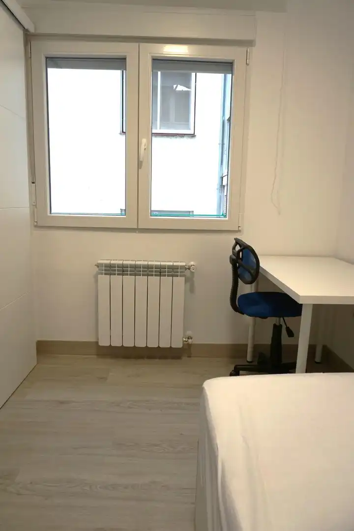 Room in Calle CAPITAN MENDEZ VIGO, 50, Santo Tomás