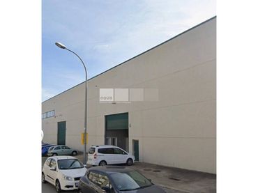 Nau industrial de lloguer a Tona