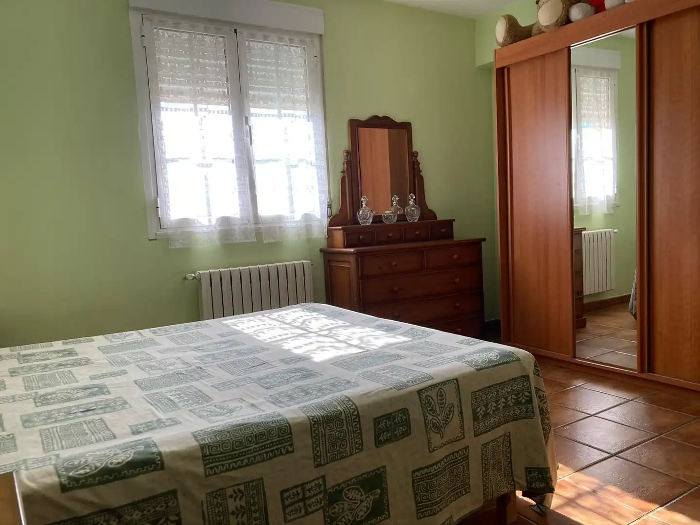 Dormitori de Casa o xalet en venda en Ponferrada amb Calefacció, Jardí privat i Terrassa