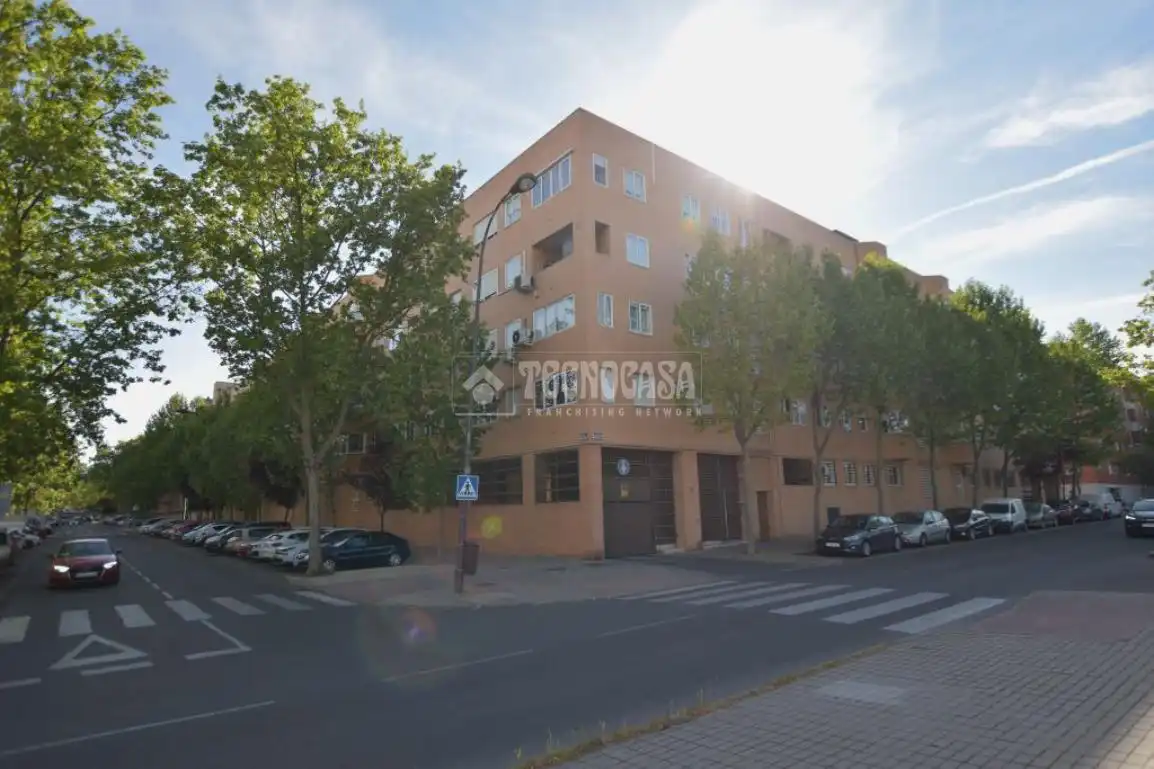 Vista exterior de Piso en venta en Getafe con Calefacción, Parquet y Terraza