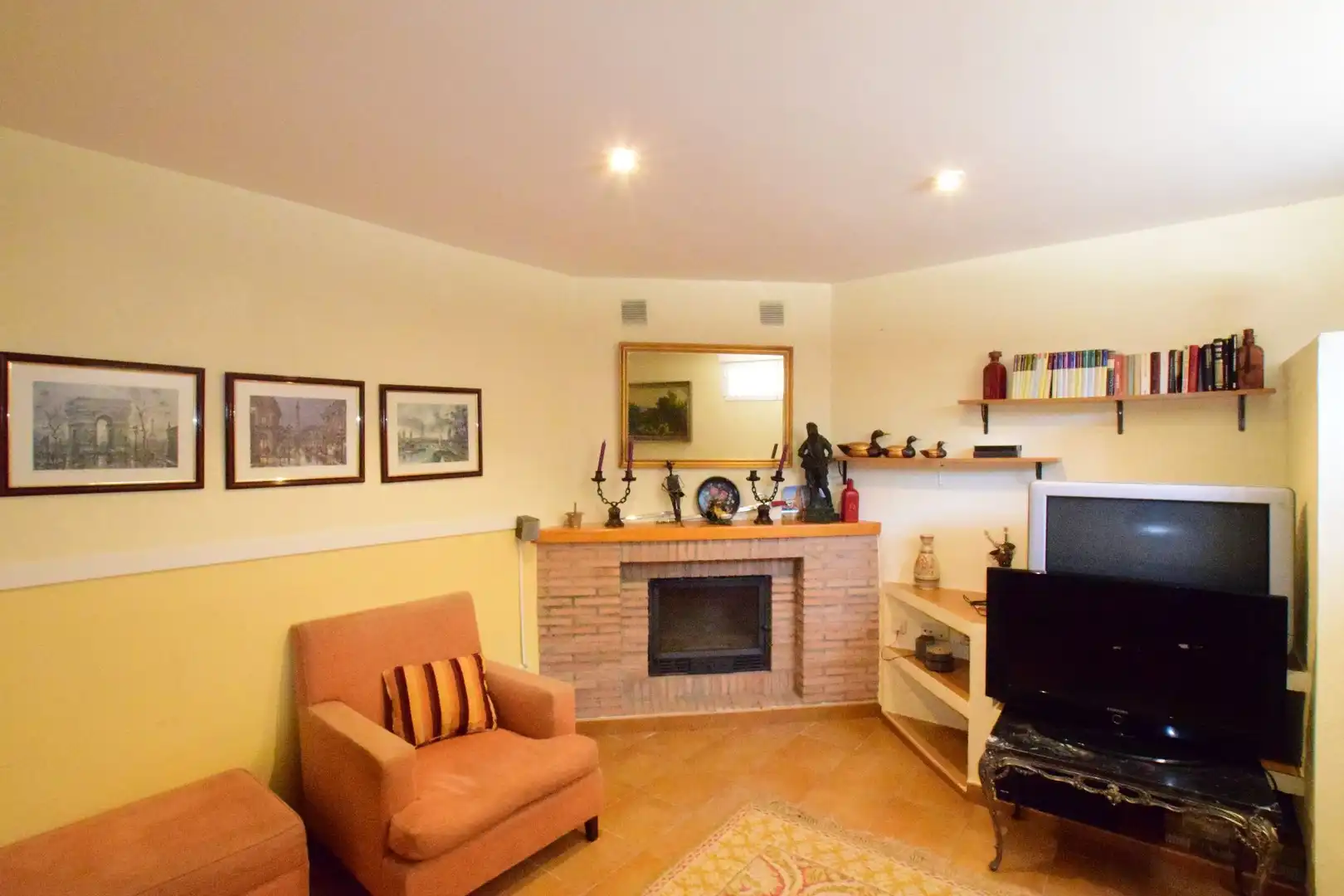 Sala de estar de Casa o chalet de alquiler en Soto del Real con Calefacción, Jardín privado y Amueblado