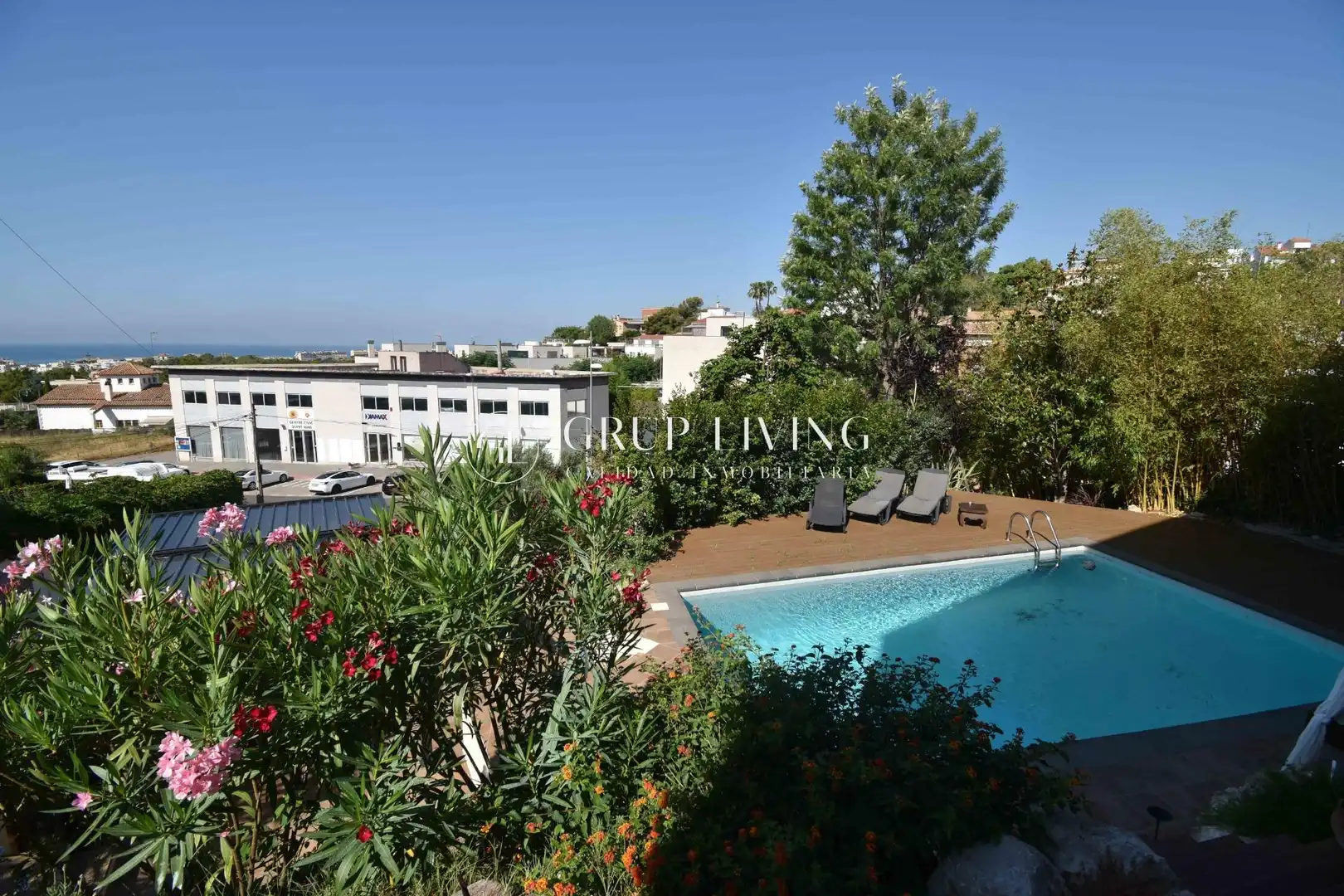 Vista exterior de Casa o xalet en venda en Sitges amb Calefacció, Jardí privat i Parquet