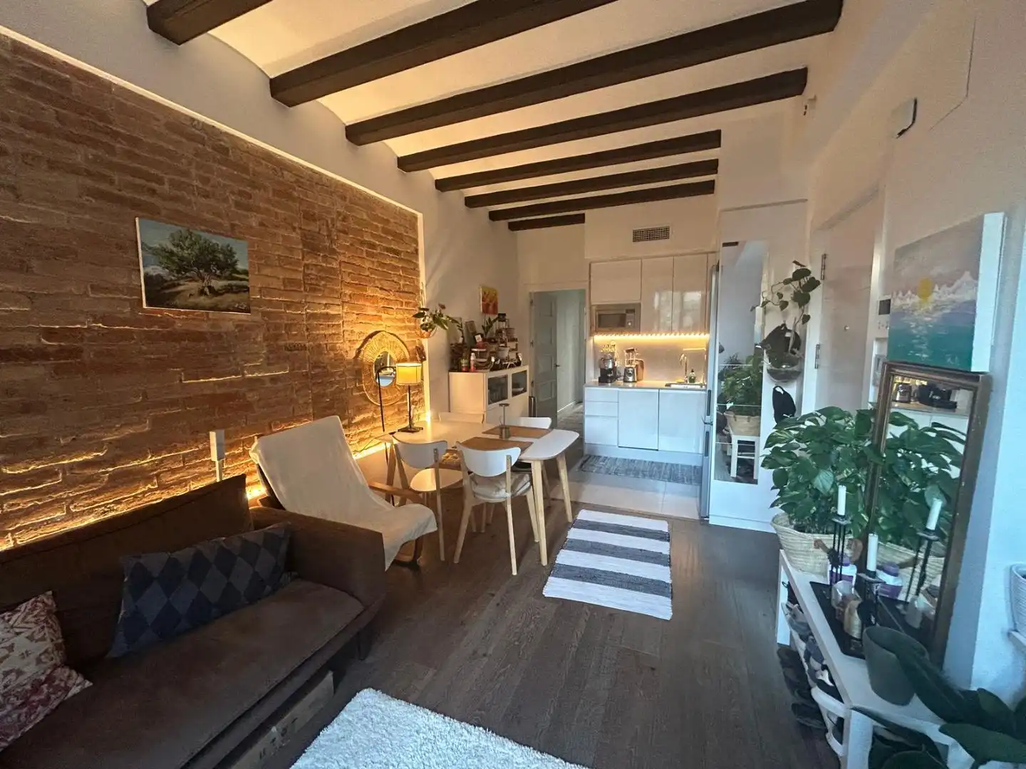 Sala d'estar de Pis de lloguer en  Barcelona Capital amb Aire condicionat i Balcó