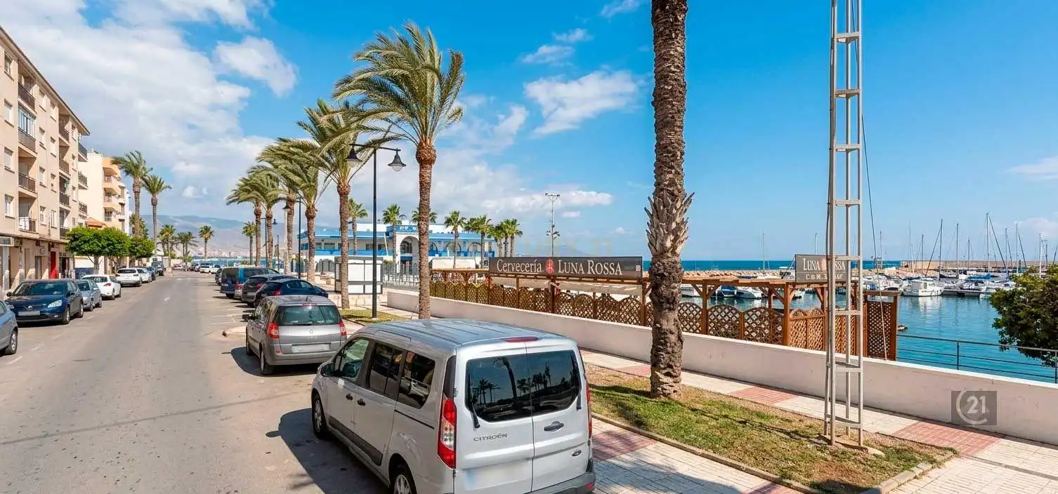 Parkplatz von Geschaftsraum zum Verkauf in Roquetas de Mar