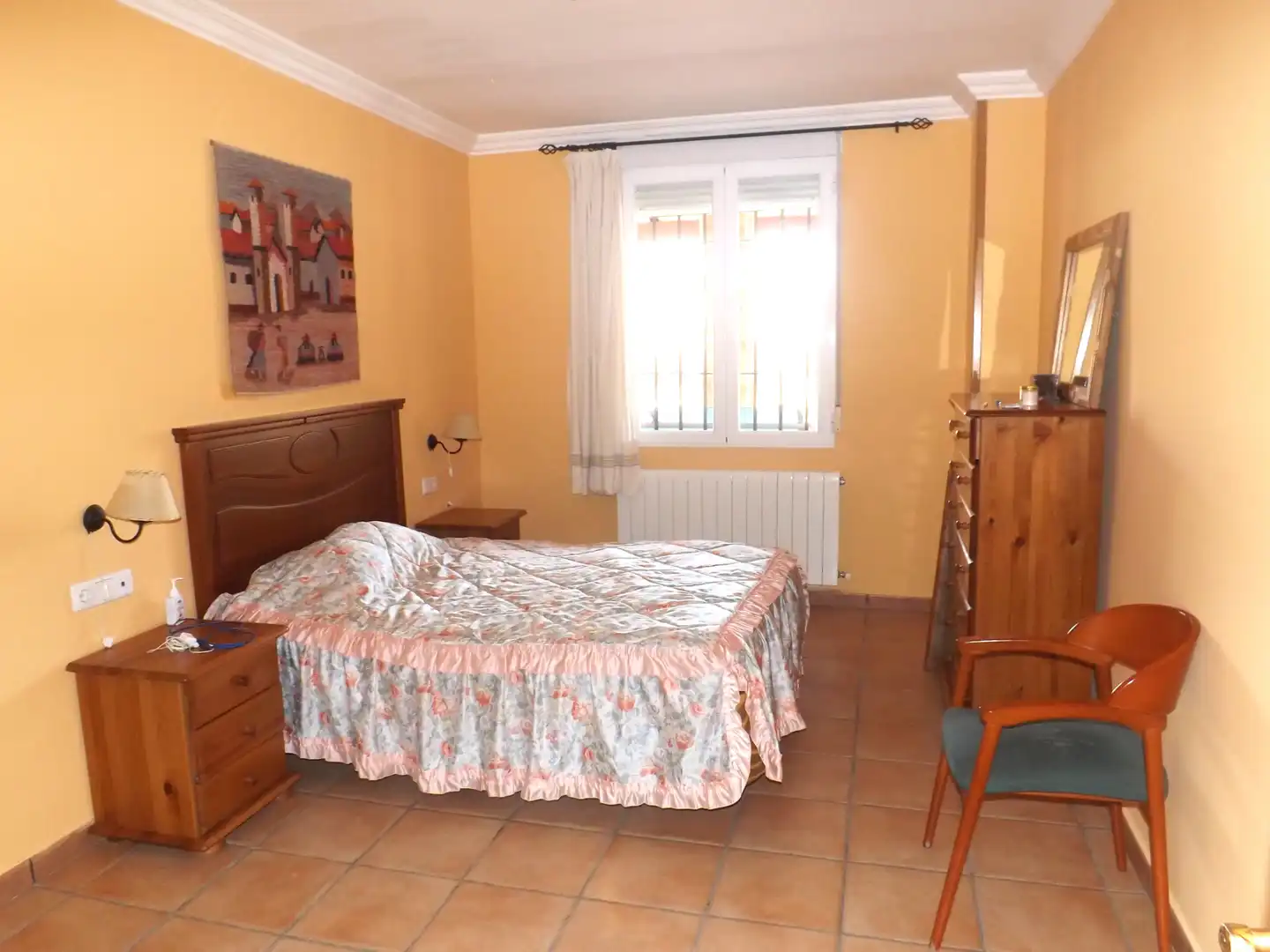 Habitación de Casa o chalet de alquiler con opción a compra en Cúllar Vega con Aire acondicionado, Calefacción y Trastero