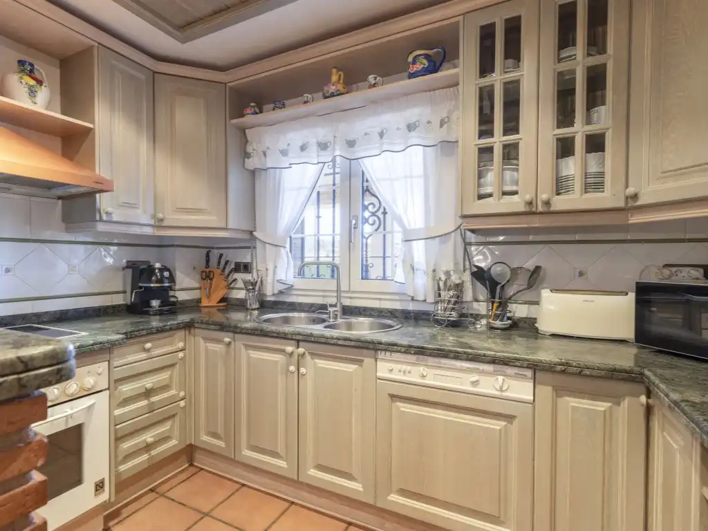 Kitchen of Houses for sale in Granada