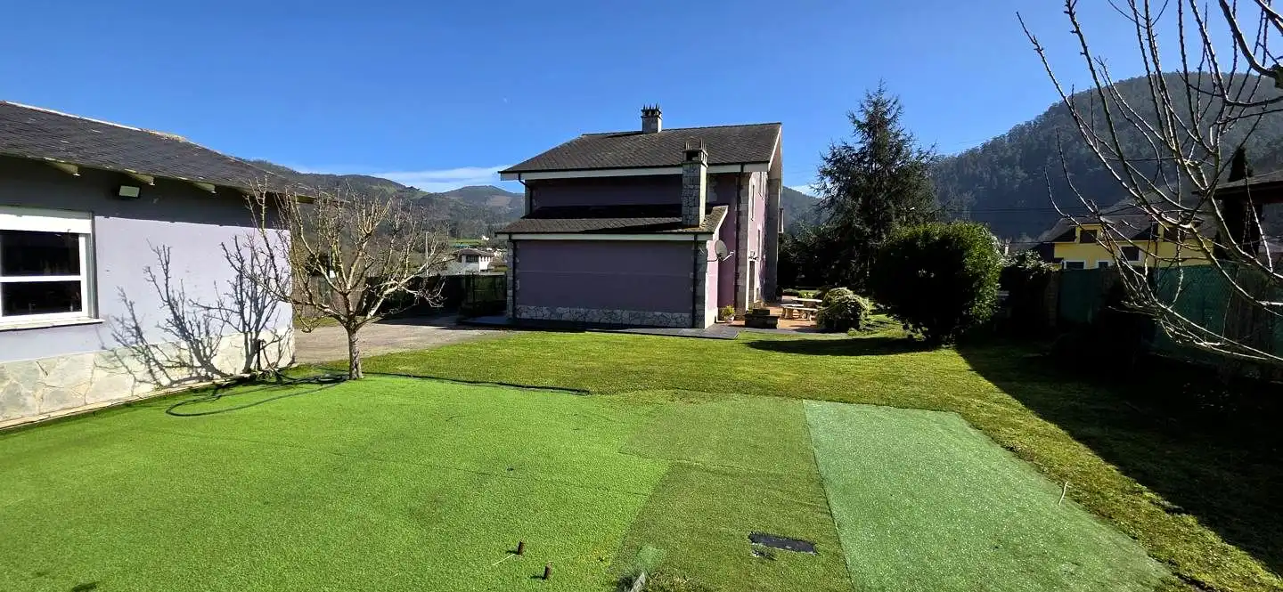 Exterior view of Houses for sale in Valdés - Luarca  with Heating, Private garden and Parquet flooring
