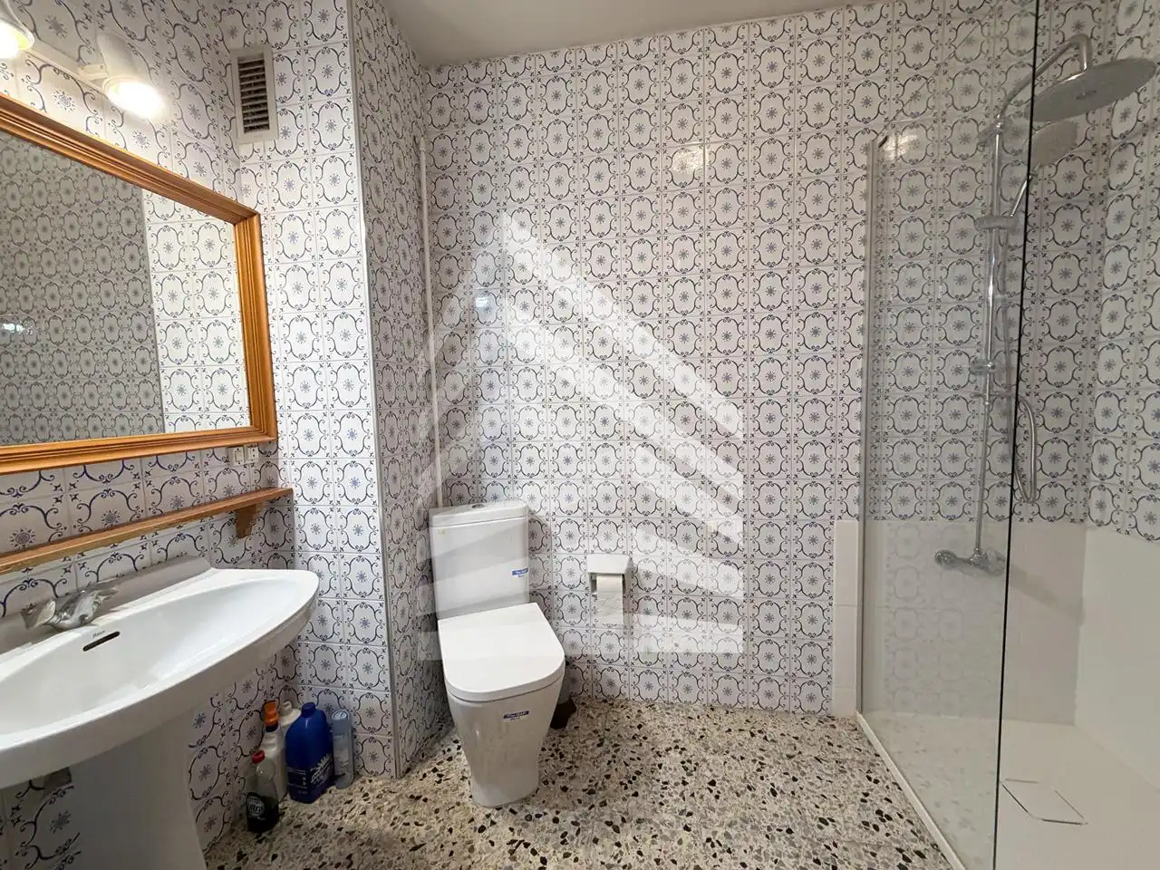 Baño de Piso en venta en Solsona con Aire acondicionado, Trastero y Amueblado