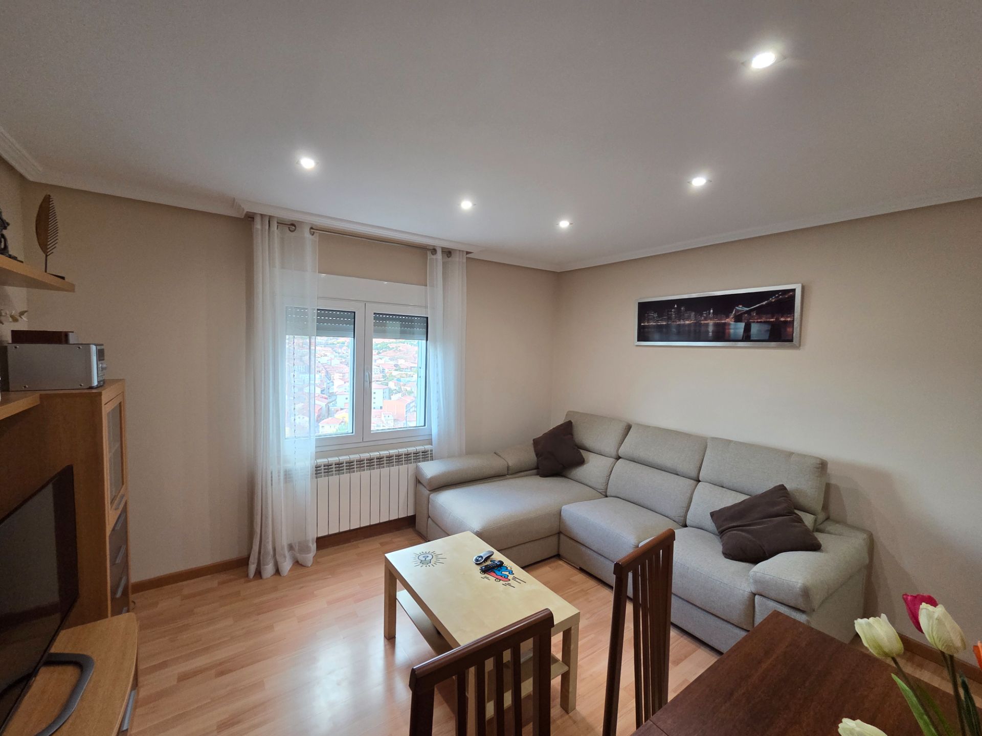 Sala d'estar de Pis en venda en  Teruel Capital amb Calefacció, Traster i Moblat