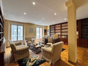 Piso con ascensor en venta en Calle del Almirante Bonifaz