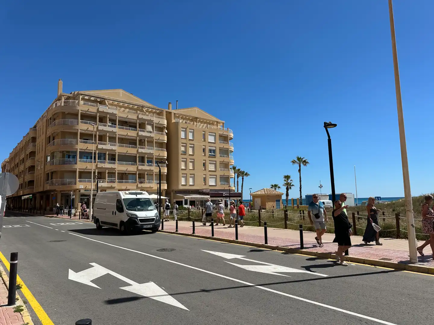 Vista exterior de Ático en venta en Torrevieja con Aire acondicionado, Calefacción y Terraza