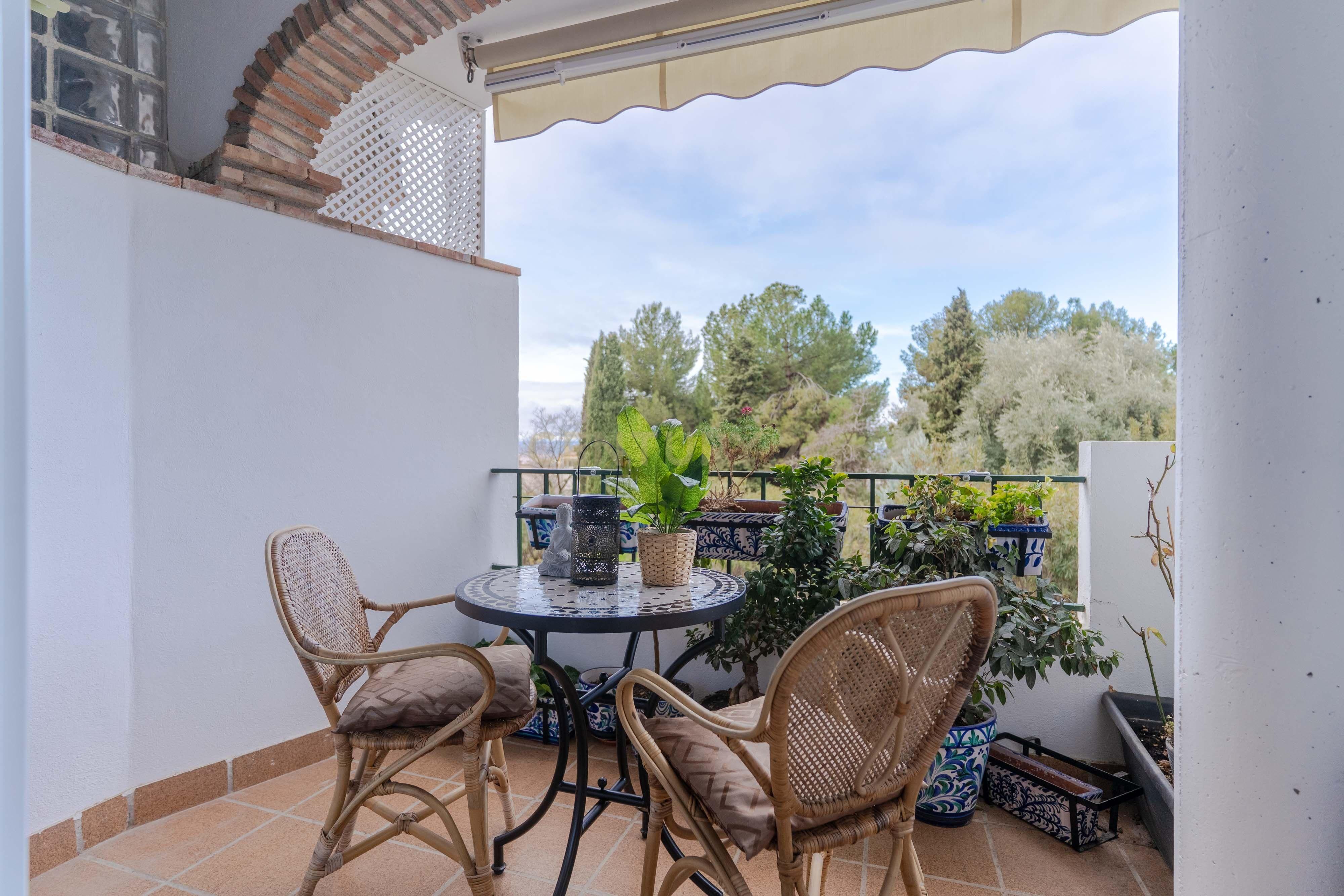 Terraza de Piso en venta en  Granada Capital con Trastero, Piscina y Balcón