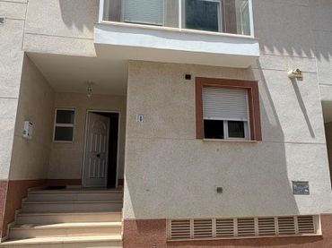 Reihenhaus mit Pool zum Verkauf in La Nucia Pueblo