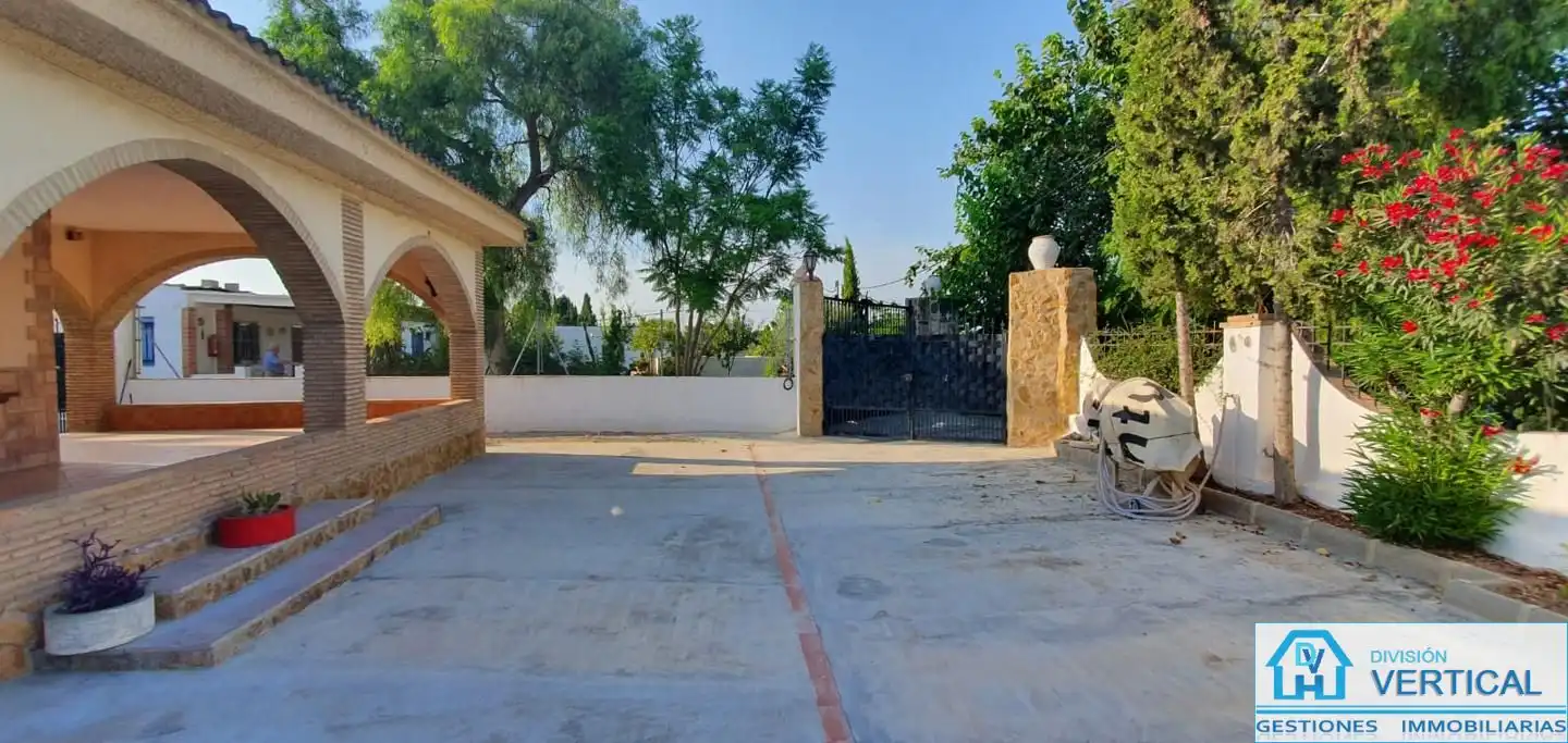 House with pool to rent in Camí Vell d'Aldaia, imagen 2