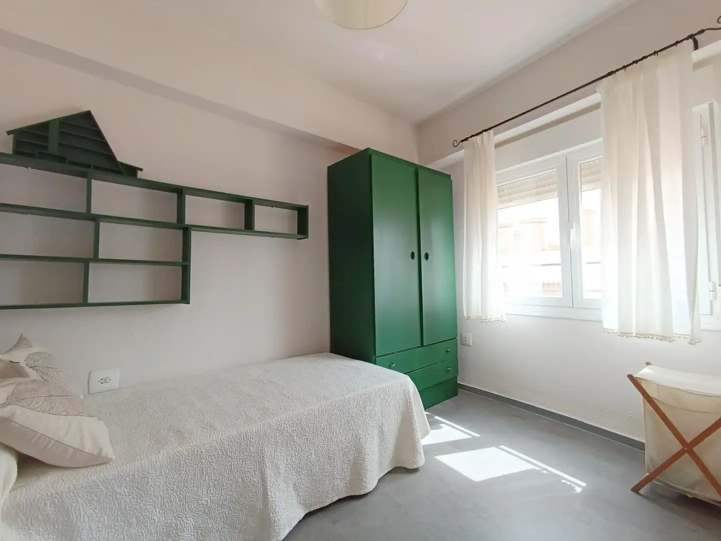 Dormitori de Apartament de lloguer en Almería amb Terrassa