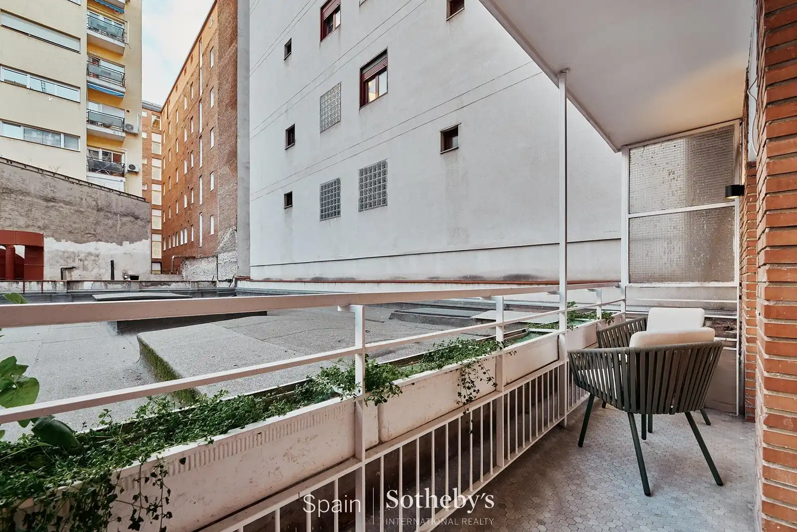 Terrasse von Wohnungen zum Verkauf in Madrid mit Klimaanlage und Heizung
