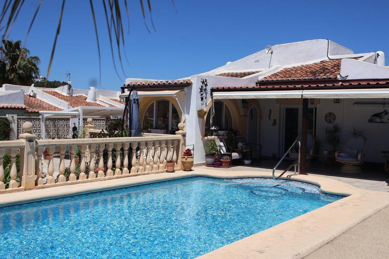 Vista exterior de Casa o xalet en venda en Jávea / Xàbia amb Jardí privat, Terrassa i Piscina