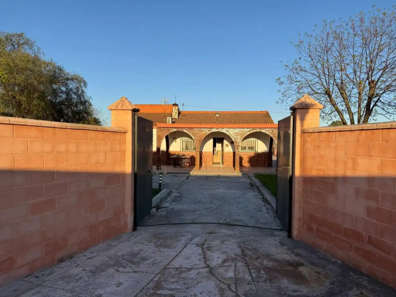 Vista exterior de Casa o chalet en venta en Carmona con Aire acondicionado, Calefacción y Jardín privado