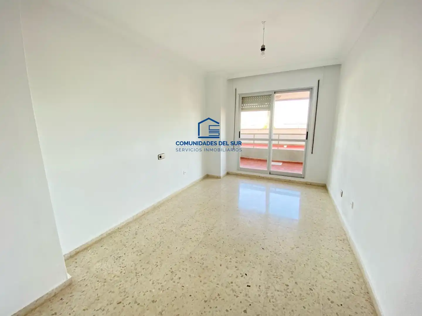 Vista exterior de Piso de alquiler en Cádiz con Terraza