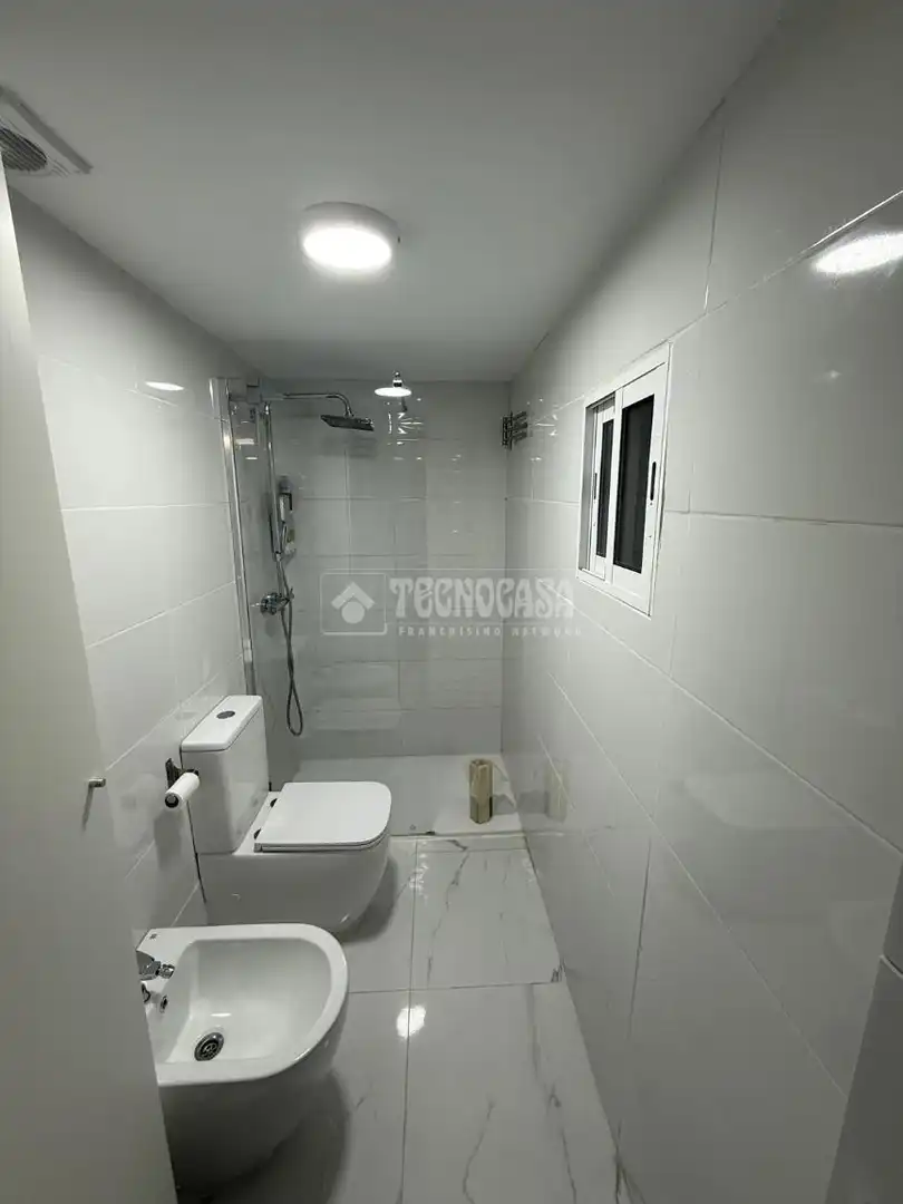 Badezimmer von Einfamilien-Reihenhaus zum Verkauf in Utebo