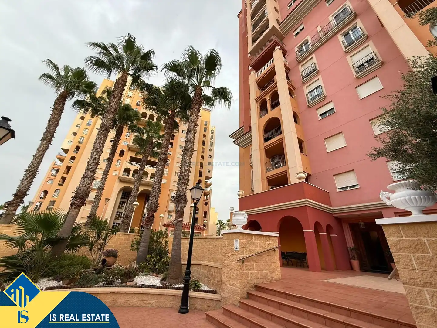 Apartament amb piscina en venda a Playa de los Locos