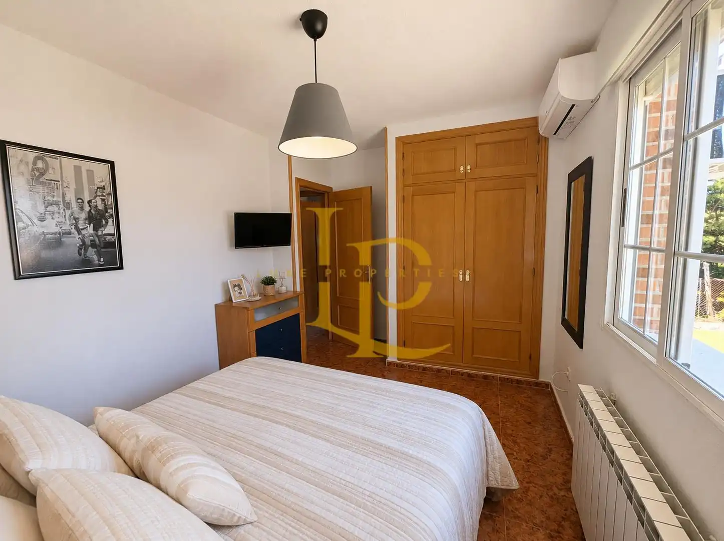 Dormitori de Casa o xalet en venda en Galápagos amb Calefacció, Jardí privat i Terrassa