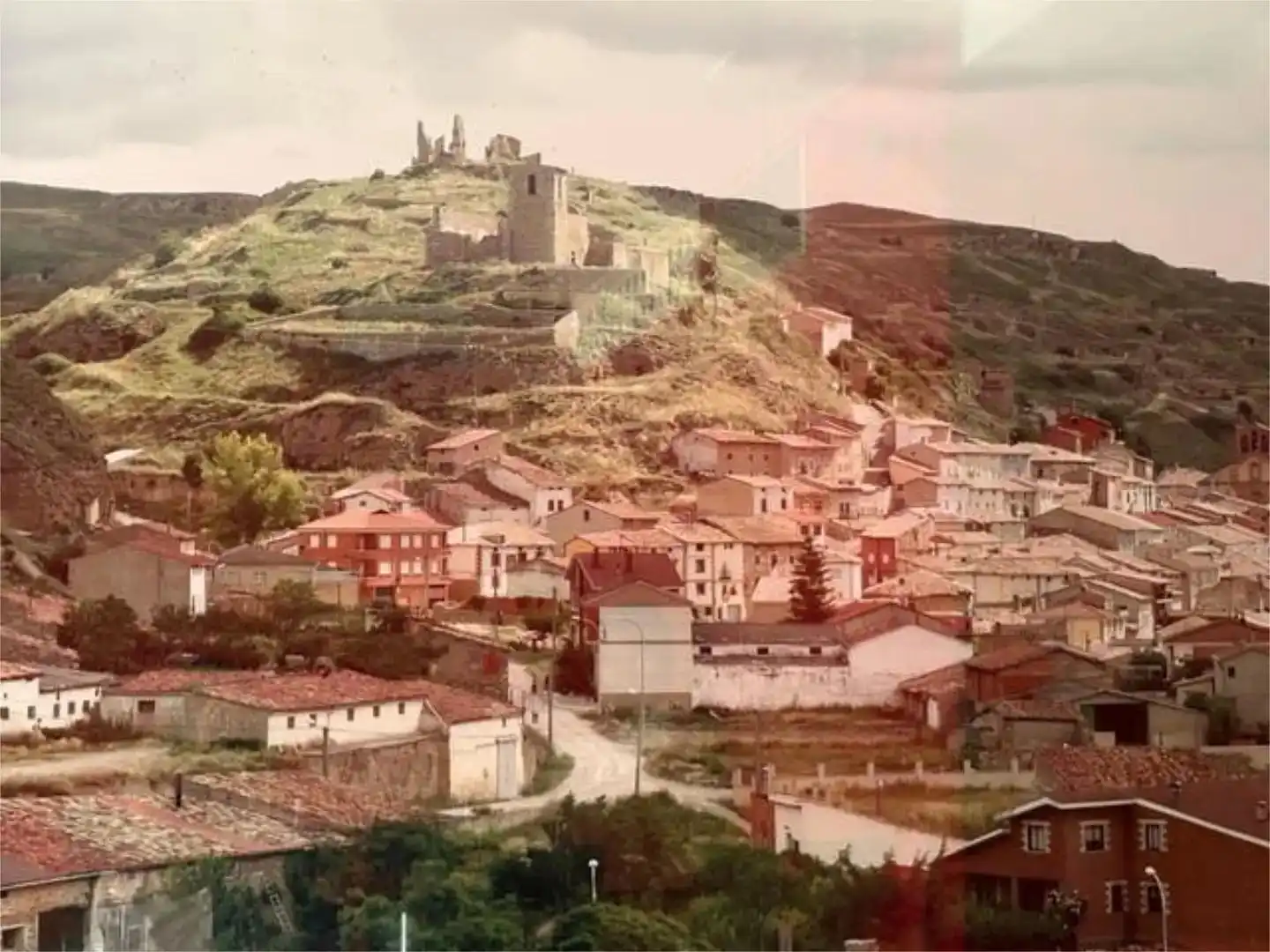 Vista exterior de Casa o xalet en venda en Cerezo de Río Tirón amb Traster i Moblat