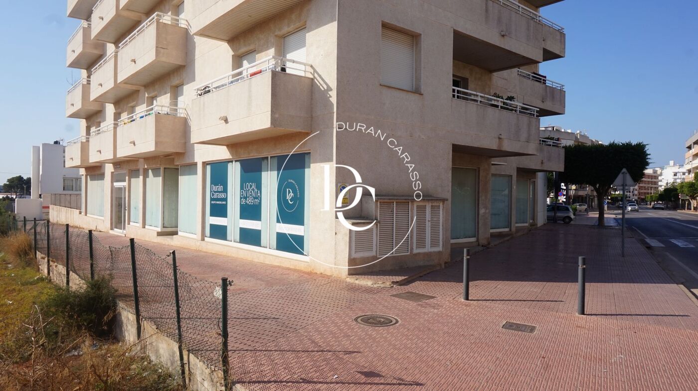 Vista exterior de Local en venda en Santa Eulària des Riu