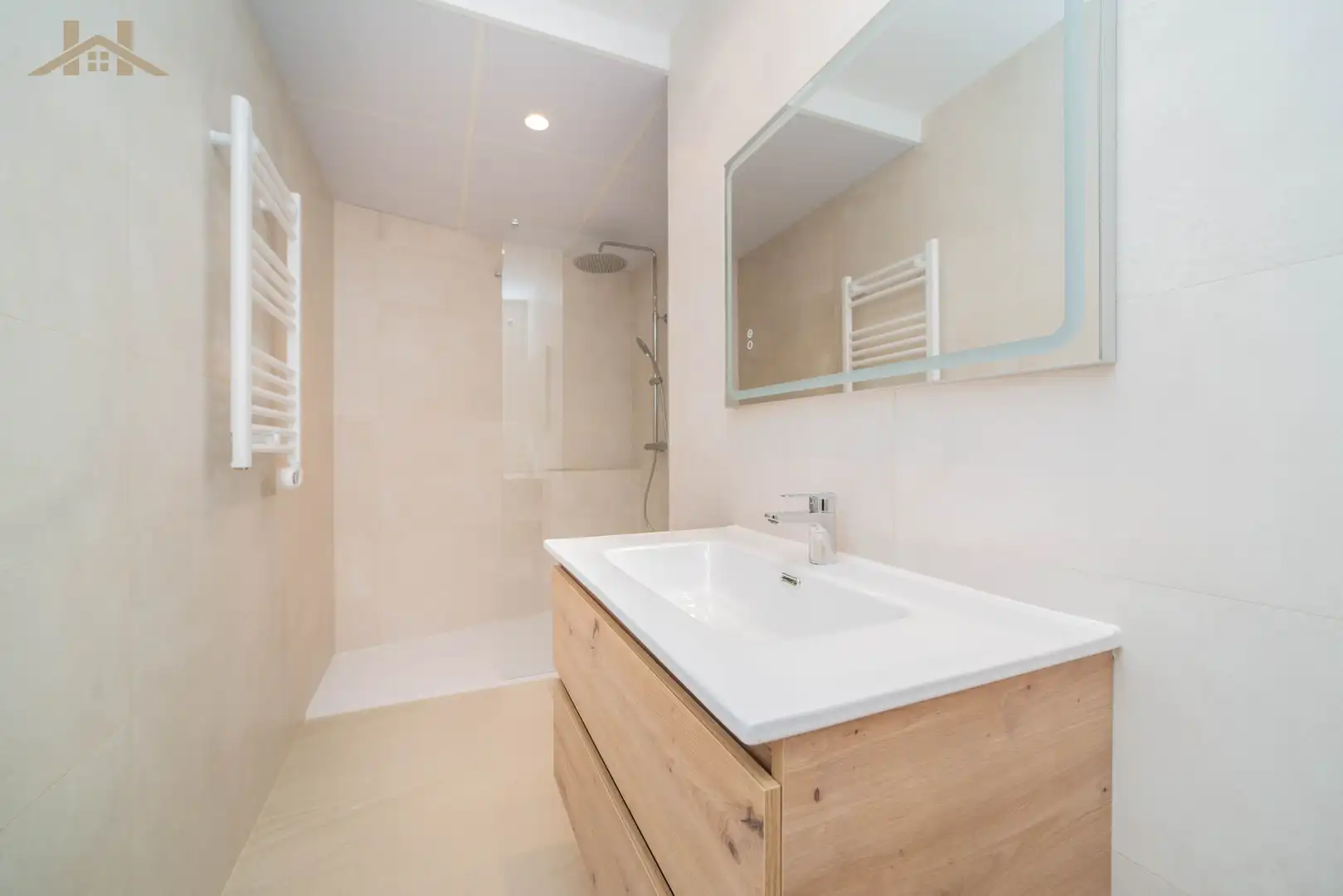 Baño de Piso en venta en Pozuelo de Alarcón con Aire acondicionado