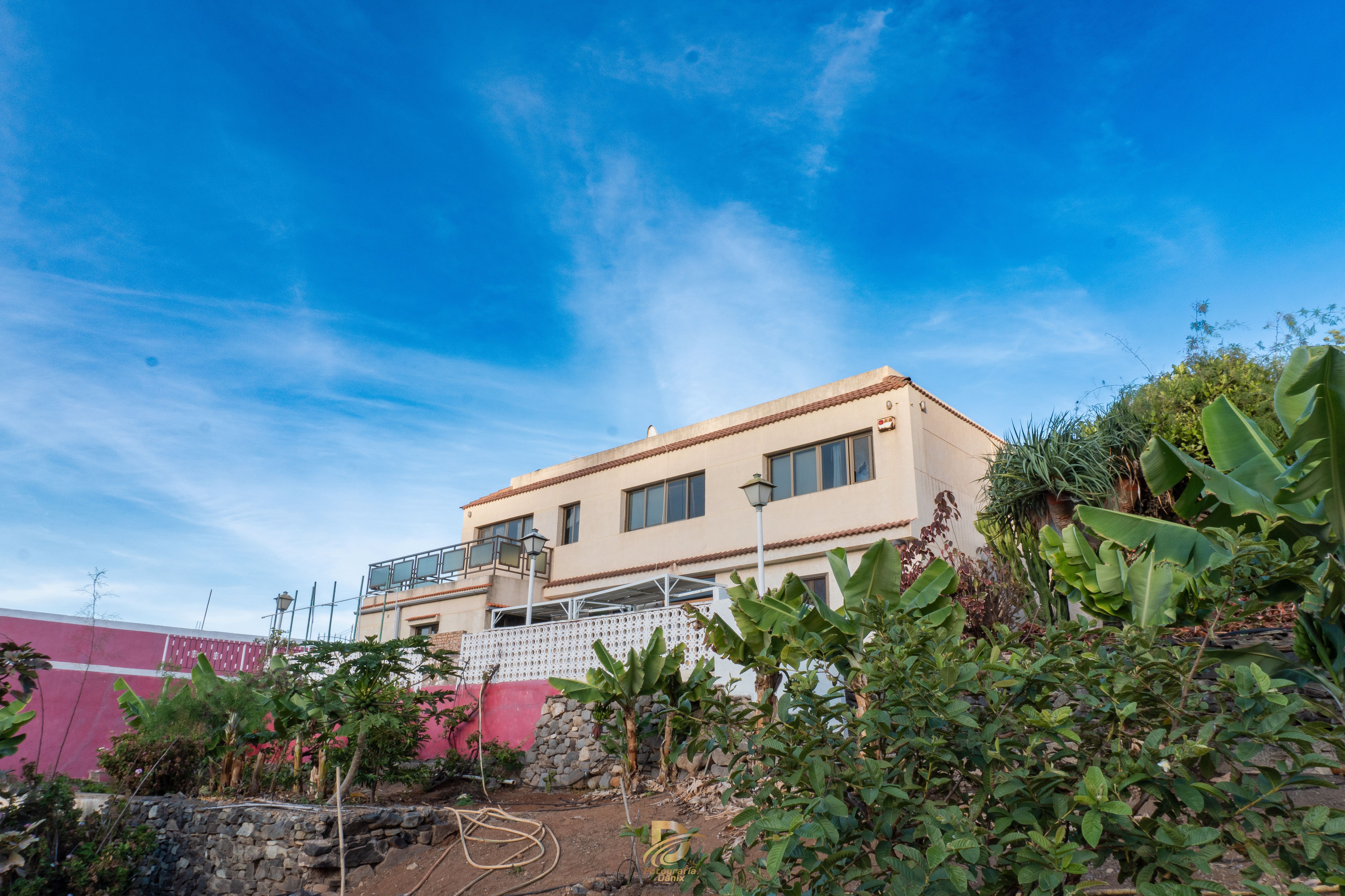 Vista exterior de Casa o xalet en venda en Moya (Las Palmas) amb Terrassa, Piscina i Moblat