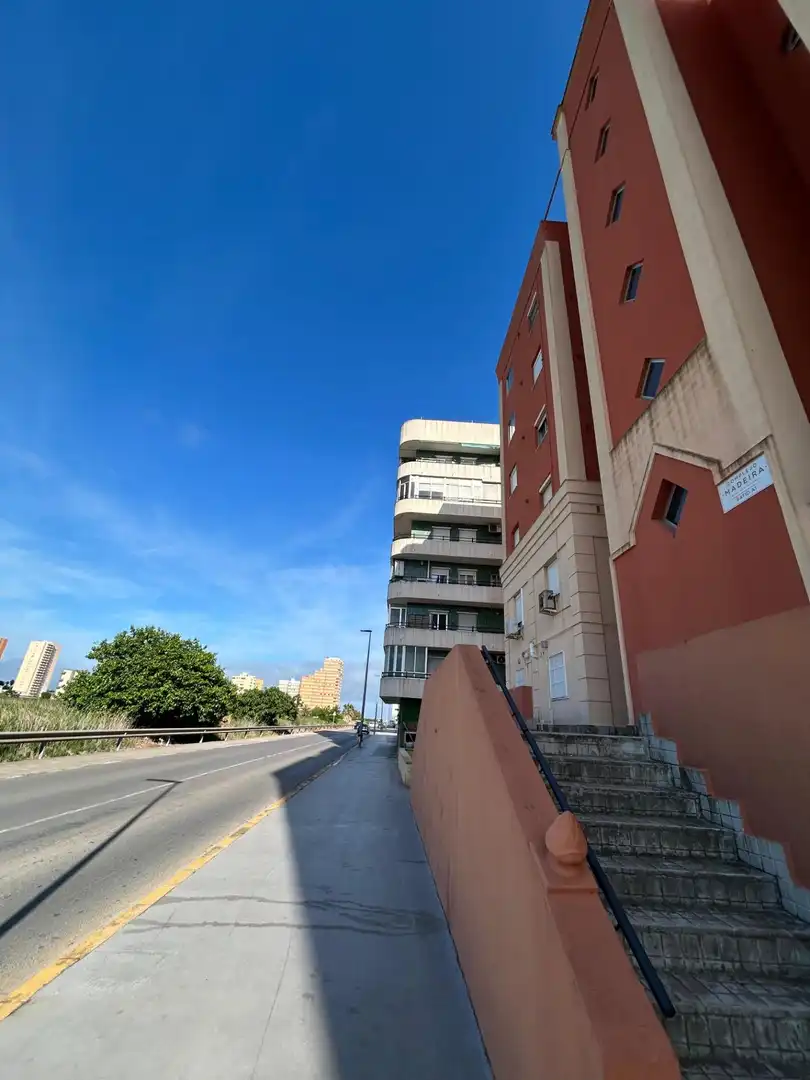 Außenansicht von Wohnung zur Miete in La Pobla de Farnals mit Möbliert, Balkon und Gemeinschaftspool