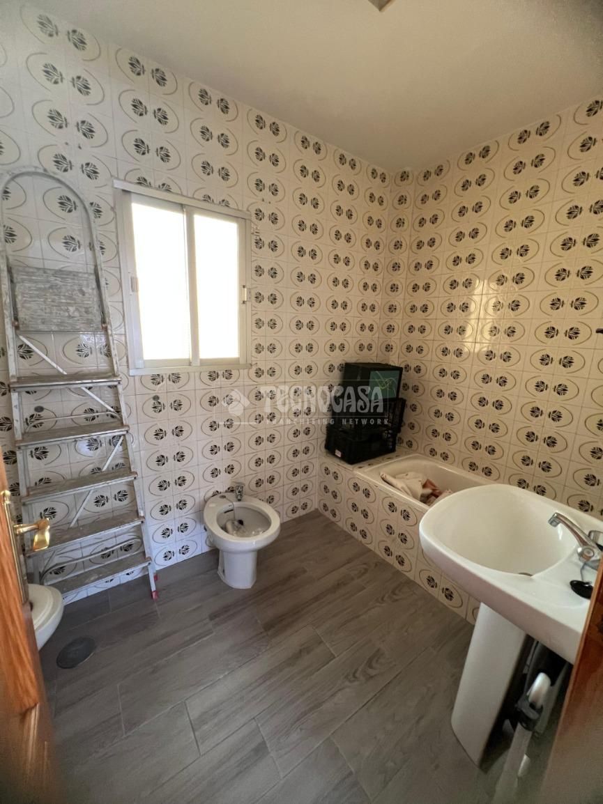 Bathroom of Flat for sale in La Línea de la Concepción