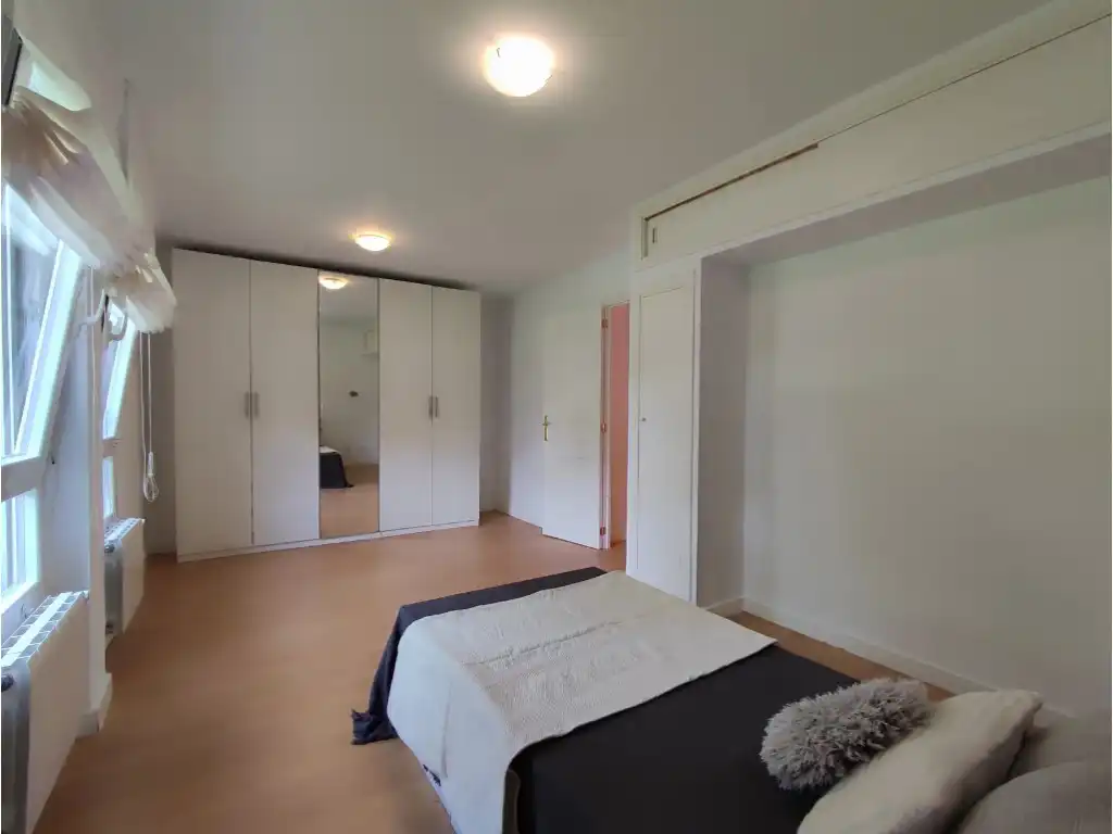 Schlafzimmer von Erdgeschoss zum Verkauf in Majadahonda mit Gemeinschaftspool