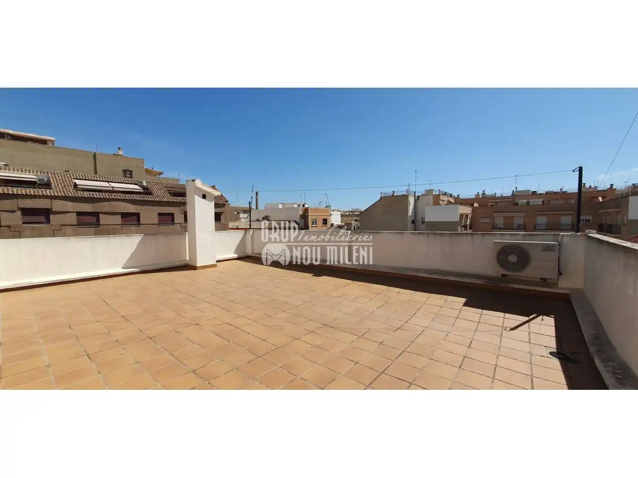 Vista exterior de Casa o chalet en venta en Alfafar con Aire acondicionado, Terraza y Amueblado