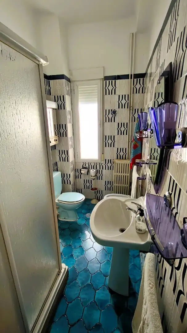 Bathroom of Flat for sale in Madrid  with Heating, Furnished and Balcony