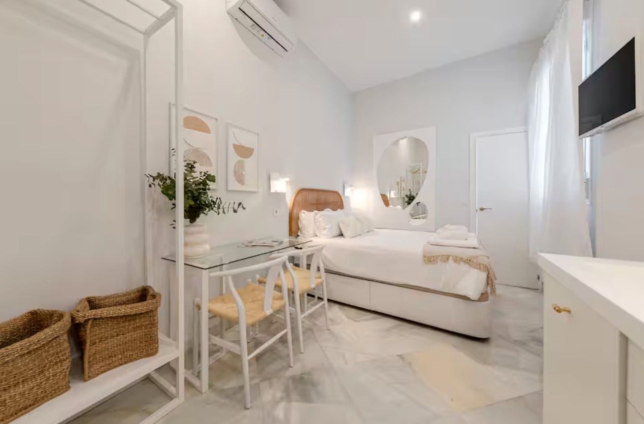 Bedroom of Apartment to rent in  Sevilla Capital  with Air Conditioner, Heating and Parquet flooring