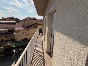 Pis amb balcó en venda a Passatge Costa