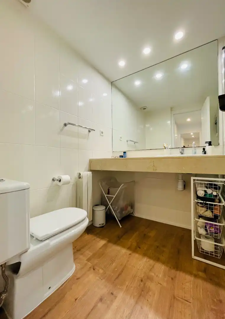 Baño de Piso de alquiler en Corbera de Llobregat con Calefacción y Terraza