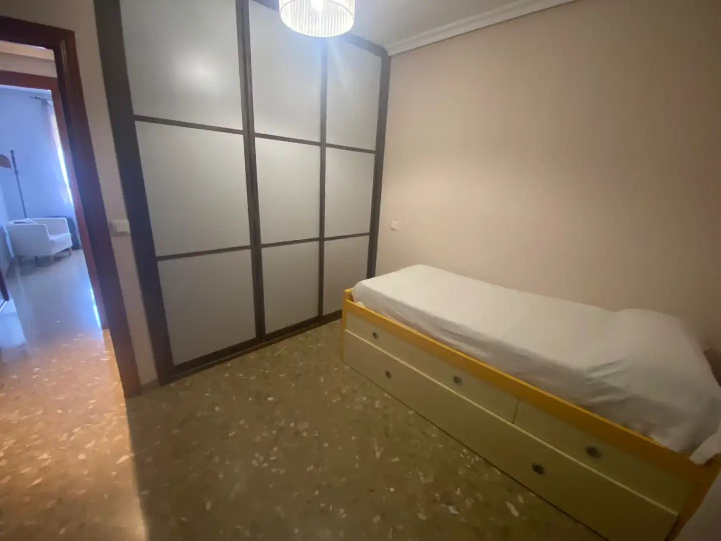 Dormitori de Pis de lloguer en Badajoz amb Aire condicionat, Calefacció i Moblat