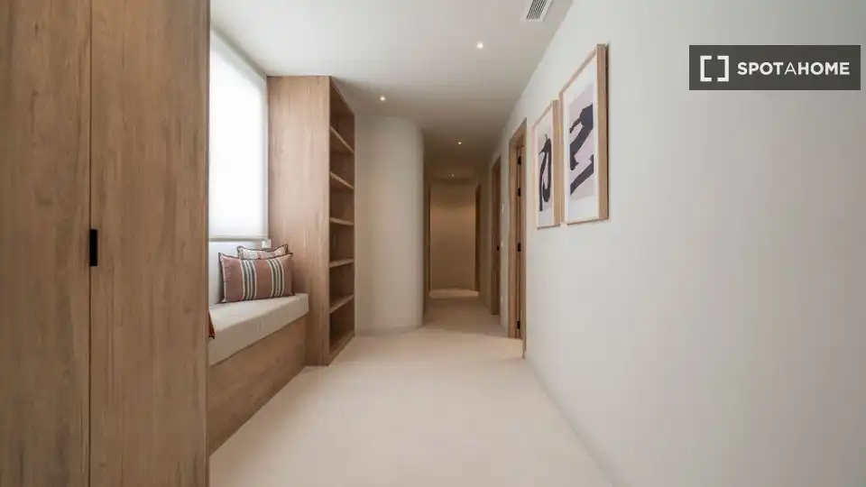 Appartamento con terrazza in affitto a L'Eixample, imagen 15