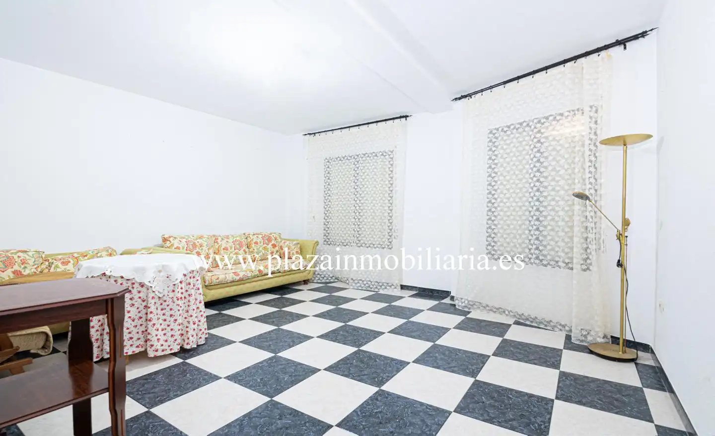 Planta baja en venta en Lucena con Terraza y Trastero