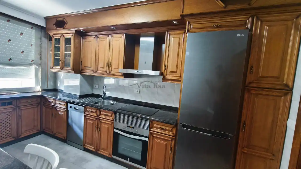 Kitchen of Flat for rent in Ourense Capital   with Heating, Parquet flooring and Storage room