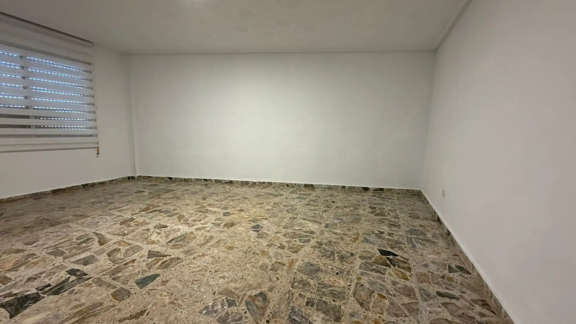 Casa adosada de lloguer en Alpartir amb Calefacció, Forn i Rentadora