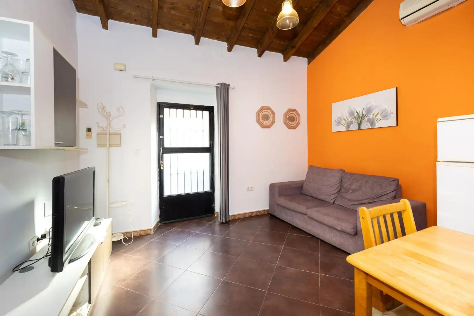 Sala d'estar de Casa adosada en venda en Motril amb Aire condicionat