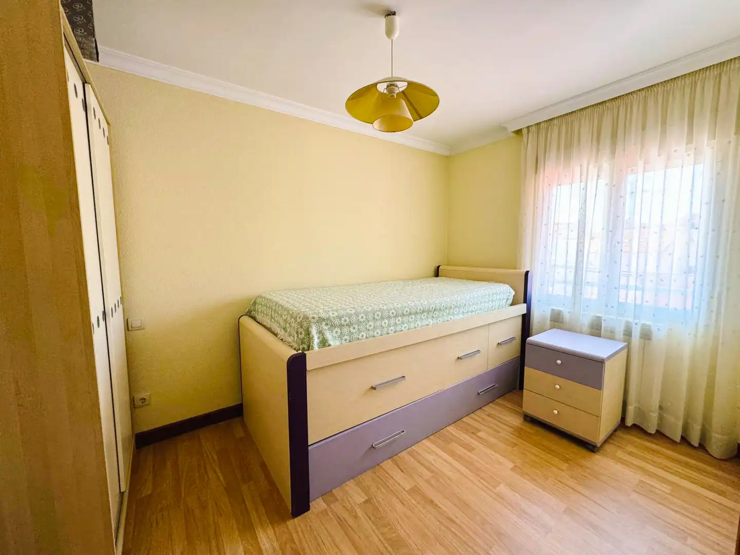 Bedroom of Flat for rent in Palencia  with Heating, Parquet flooring and Furnished