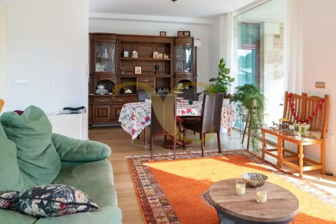 Sala de estar de Casa o chalet en venta en Santa Cruz de Bezana con Aire acondicionado, Calefacción y Jardín privado